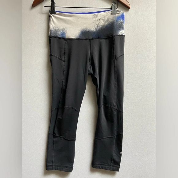 Lululemon Athletica cropped leggings Sz 6 - Picture 1 of 14